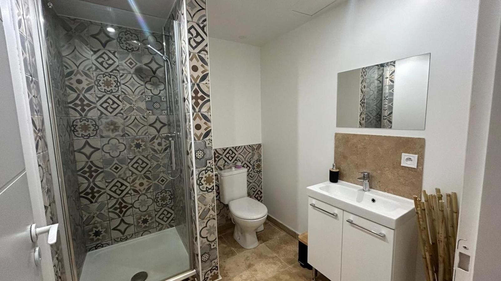 Appartement Paisible Entre Terre Et Mer Cabrieres  Dış mekan fotoğraf